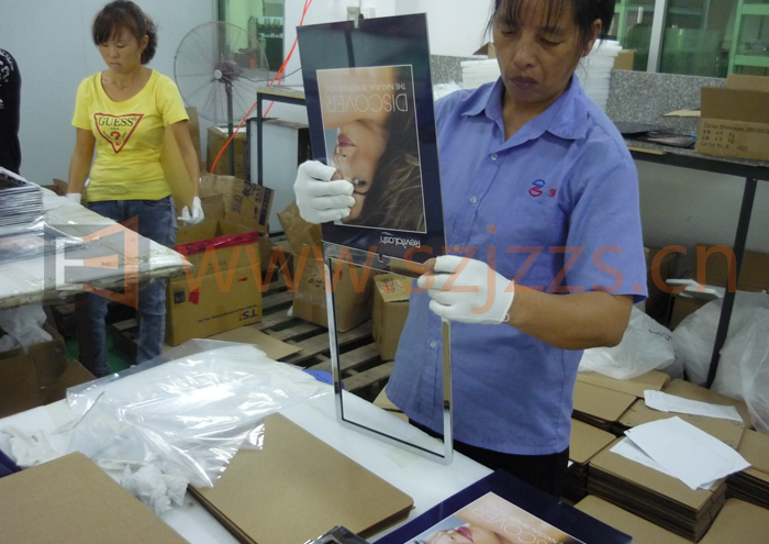 revitalash品牌化妝品展示架組裝 revitalash品牌化妝品展示架組裝