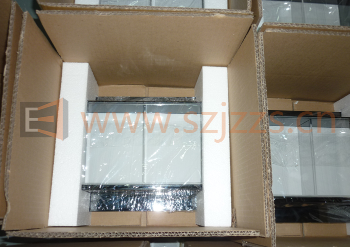 Tan In The Raw品牌護(hù)膚品展示架包裝過程