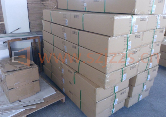 木制展示架包裝完成并出貨